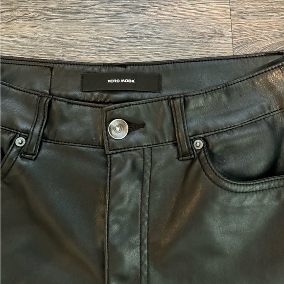 Vero Moda Brenda High-rise Straight Faux Leather Pant - Picture 5 of 8